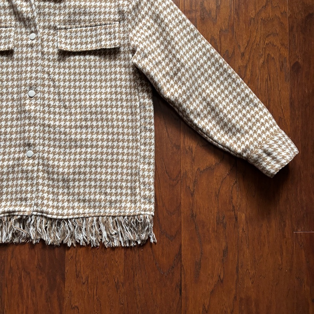 Shero Oversized Houndstooth Fringe Shacket Tan White | Oversized S - Picture 7 of 11